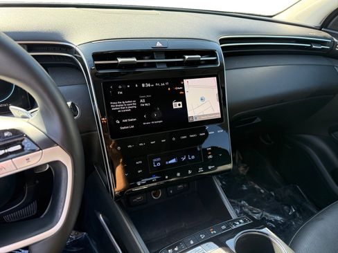 Certified 2022 Hyundai Tucson Limited FWD image 12