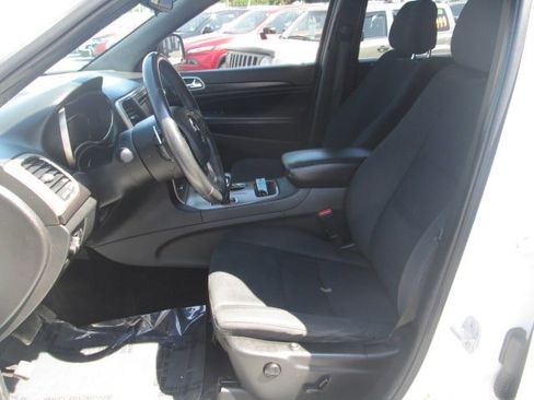 Used 2014 Jeep Grand Cherokee Laredo w/ Quick Order Package 23E image 10