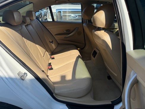 Used 2015 BMW 320i Sedan image 14