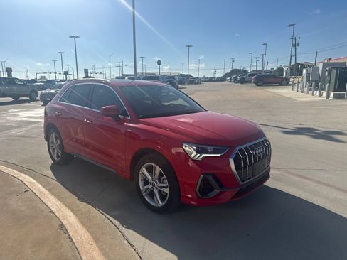 Used 2023 Audi Q3 2.0T Premium Plus w/ Premium Plus Package AWD/4WD image 3