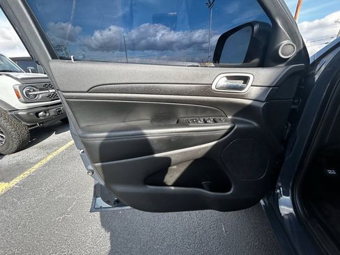 Used 2018 Jeep Grand Cherokee Altitude image 10