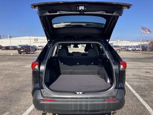 Certified 2022 Toyota RAV4 LE image 21