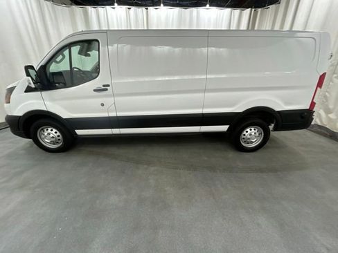 Used 2023 Ford Transit 150 Low Roof AWD image 3