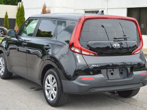 Used 2020 Kia Soul LX FWD image 4