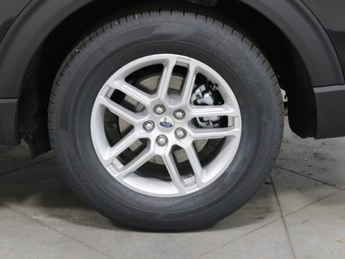 New 2026 Ford Explorer Active RWD image 17