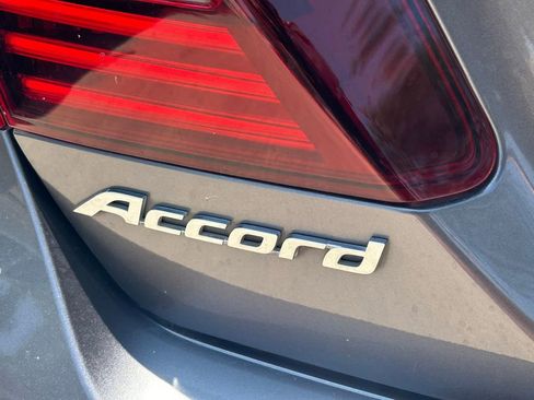 Used 2017 Honda Accord Sport Special Edition image 12
