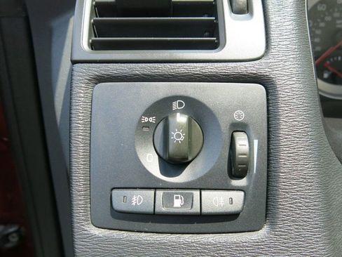 Used 2011 Volvo C70 T5 image 22