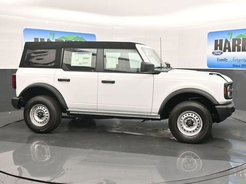 New 2025 Ford Bronco 4-Door image 7