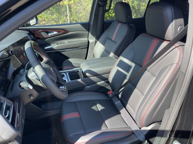 New 2027 Chevrolet Traverse RS w/ LPO, Floor Liner Package AWD/4WD image 11