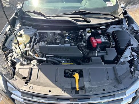 Used 2024 Nissan Rogue S FWD image 28