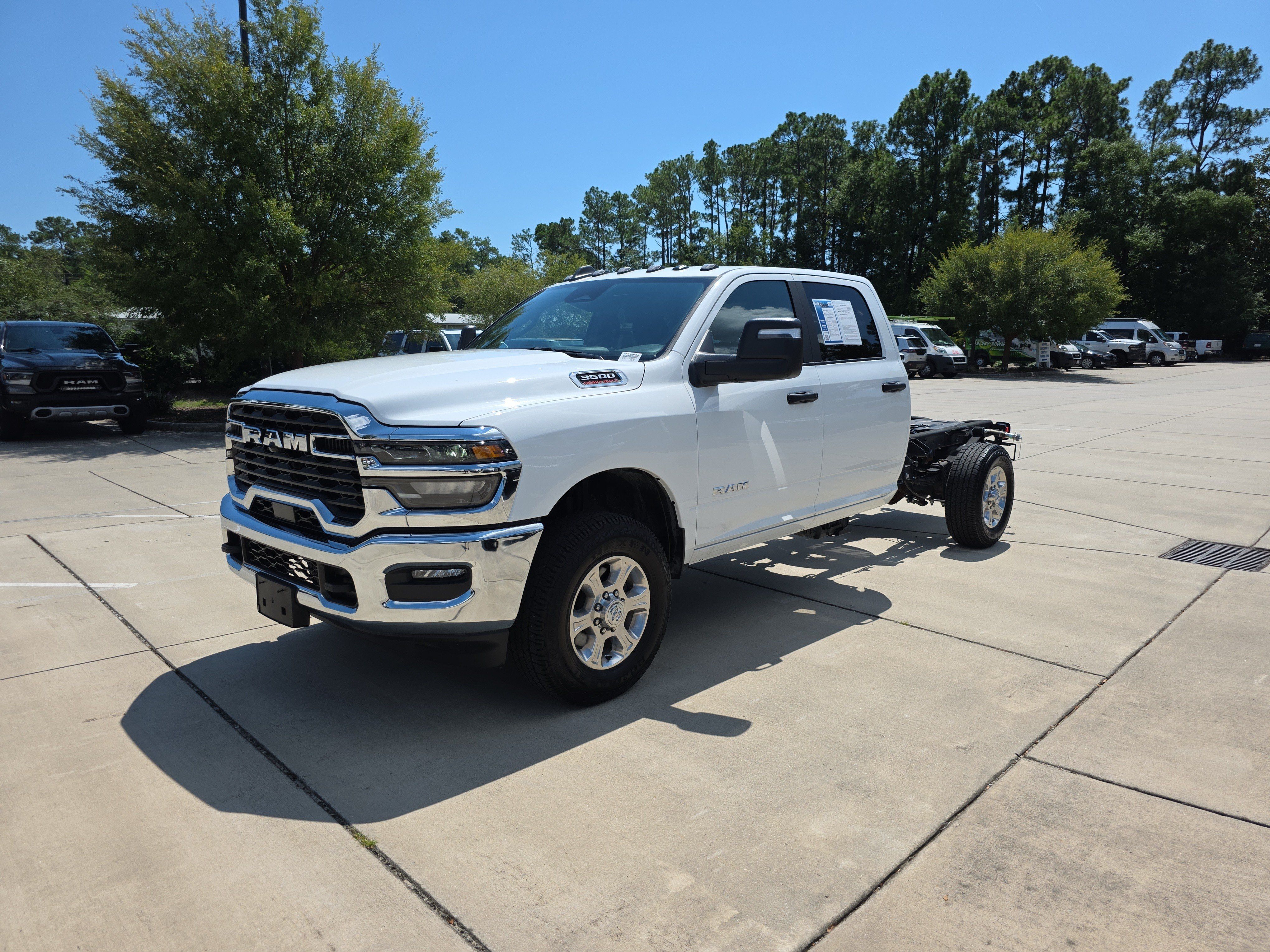 Used 2025 RAM 3500 Big Horn AWD/4WD image 4