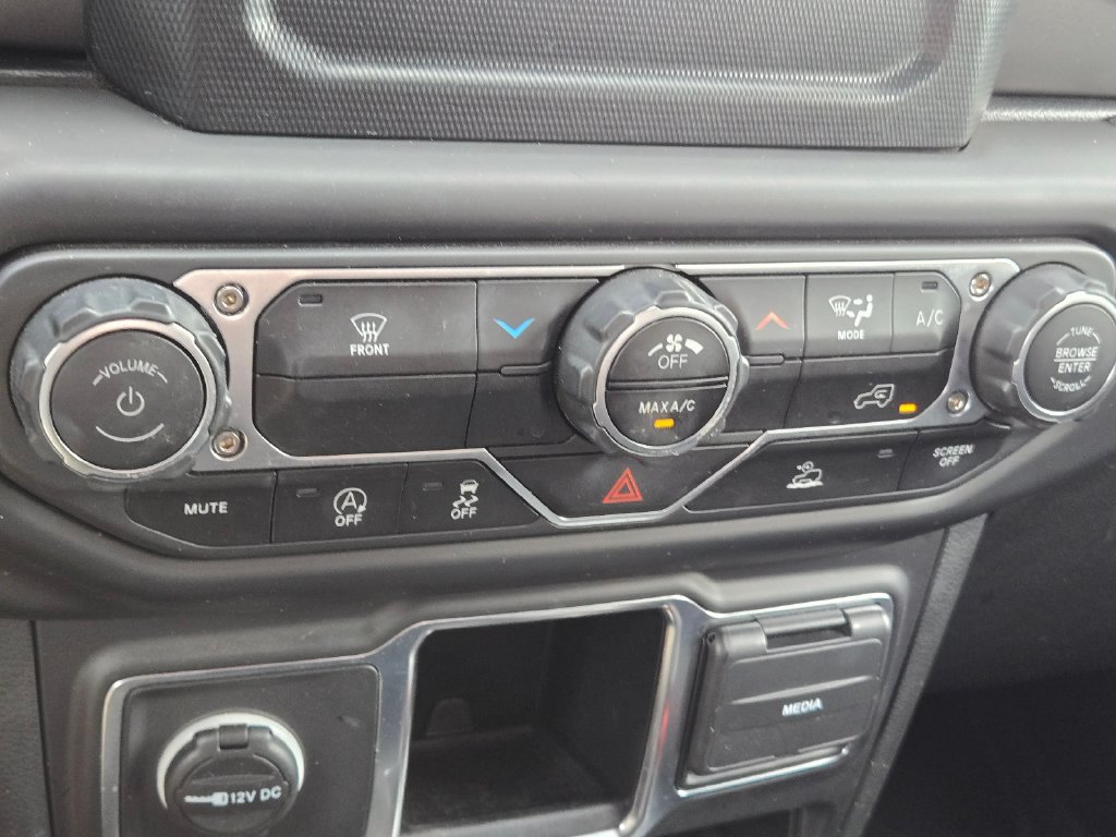 Used 2023 Jeep Wrangler Unlimited Sport AWD/4WD image 25