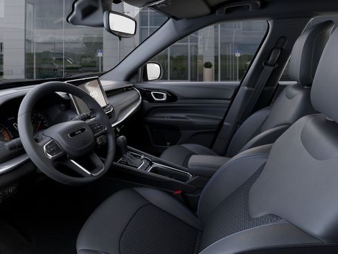 New 2026 Jeep Compass Latitude AWD/4WD image 25