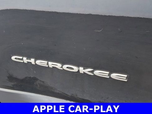 Used 2019 Jeep Cherokee Latitude Plus image 5