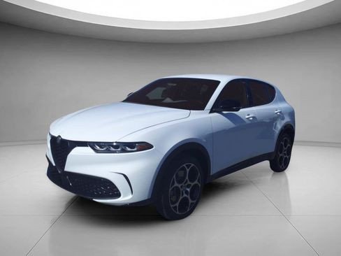 New 2025 Alfa Romeo Tonale AWD/4WD image 1