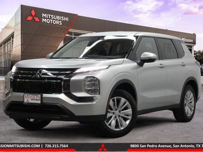 New 2026 Mitsubishi Outlander ES