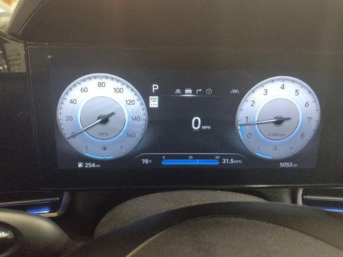 Used 2024 Hyundai Elantra SEL FWD image 23