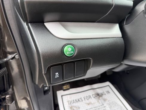 Used 2013 Honda CR-V LX image 16