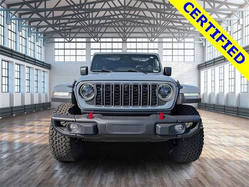 Used 2025 Jeep Wrangler Unlimited Rubicon image 8