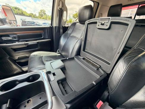 Used 2017 RAM 3500 Laramie w/ Convenience Group AWD/4WD image 38
