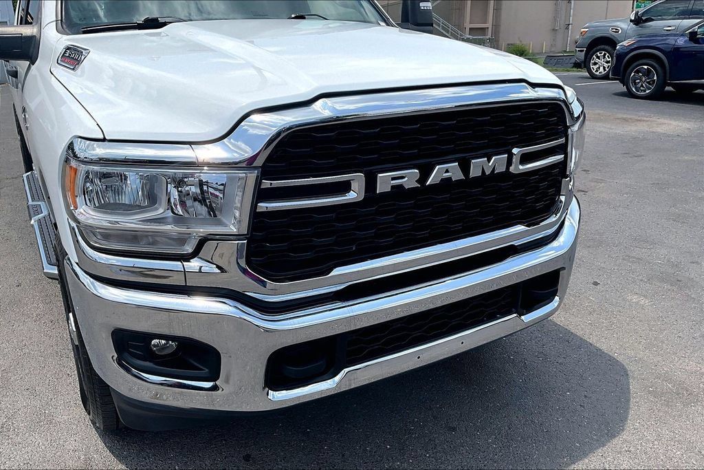 Used 2024 RAM 3500 Big Horn AWD/4WD image 34