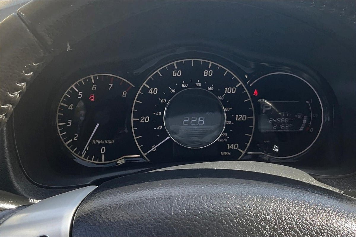 Used 2015 Nissan Versa Note SV FWD image 13