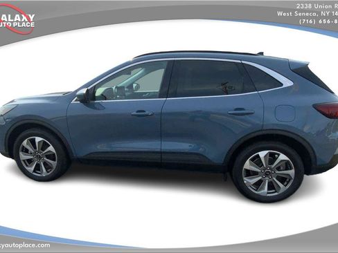 Used 2025 Ford Escape Platinum image 8