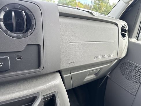 New 2026 Ford E-450 and Econoline 450 Super Duty w/ Power Equipment Group image 10