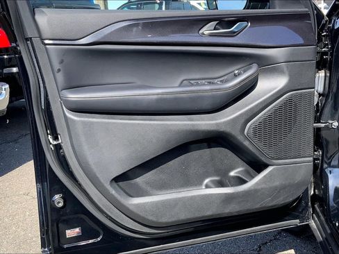 Certified 2023 Jeep Grand Cherokee Altitude image 18