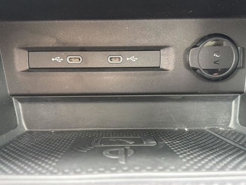 Used 2023 Volkswagen Taos SE image 19