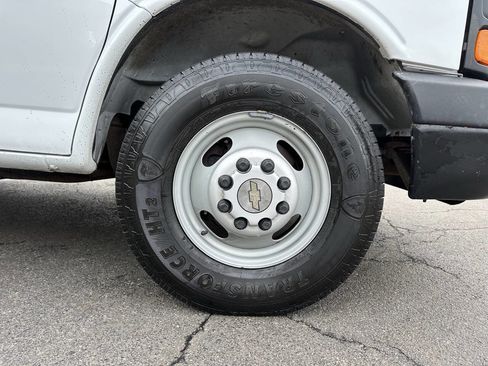 Used 2008 Chevrolet Express 3500 image 7