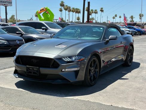 Used 2018 Ford Mustang GT Premium w/ Black Accent Package RWD image 2
