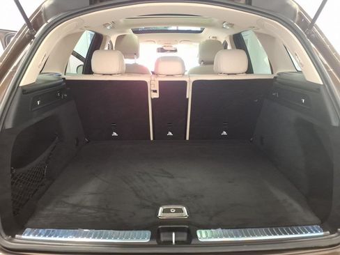 Used 2017 Mercedes-Benz GLC 300 w/ Premium Package image 24