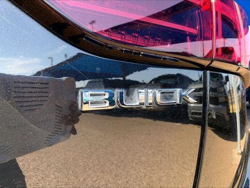 Certified 2025 Buick Envision Preferred AWD/4WD image 10
