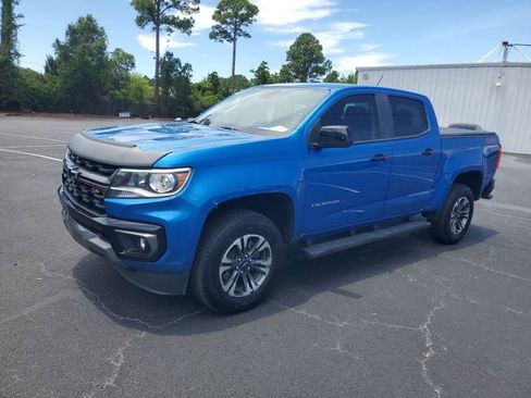 Used 2021 Chevrolet Colorado Z71 w/ Safety Package RWD image 3