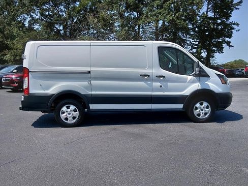 Used 2018 Ford Transit 250 130 Low Roof RWD image 3