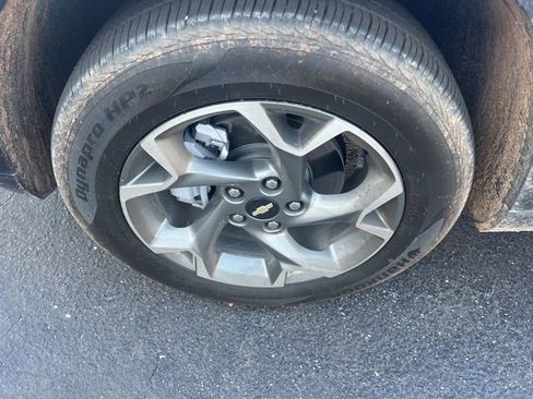 Used 2024 Chevrolet Trax LT w/ LT Convenience Package image 15