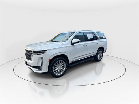 Used 2023 Cadillac Escalade Premium Luxury image 4