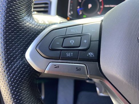 Used 2022 Volkswagen Atlas Cross Sport SEL R-Line AWD/4WD image 34
