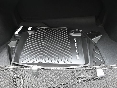 Certified 2025 Hyundai Elantra Sport image 23