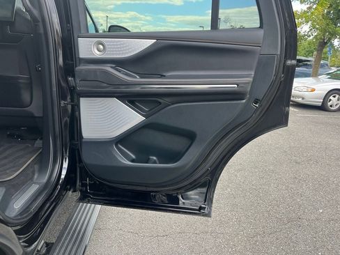 Used 2025 Lincoln Navigator Black Label AWD/4WD image 24