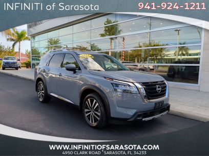 Used 2024 Nissan Pathfinder Platinum w/ Cargo Package