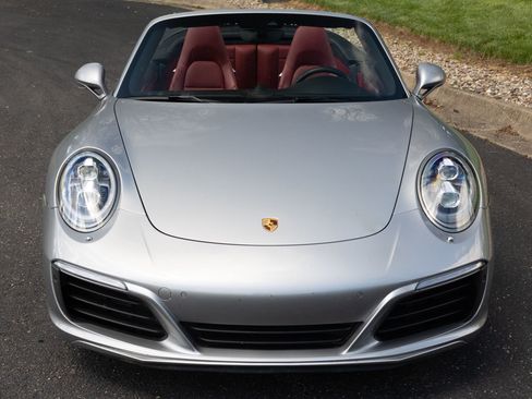 Used 2017 Porsche 911 Carrera 4S image 5