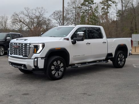 Used 2024 GMC Sierra 2500 Denali w/ Denali Reserve Package image 5