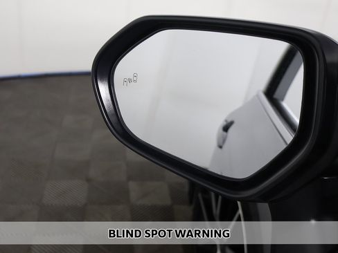 Used 2024 Toyota Camry SE image 4