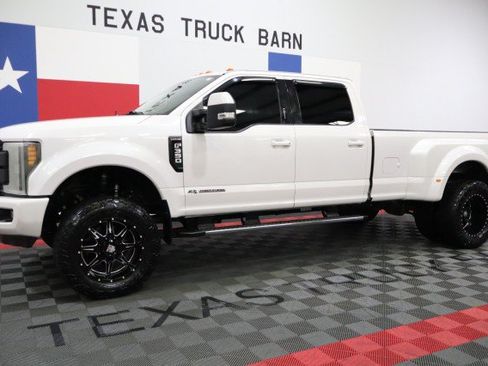 Used 2017 Ford F350 Lariat w/ Lariat Value Package AWD/4WD image 2