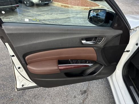 Used 2017 Acura TLX w/ Technology Package image 11