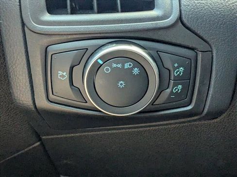 Used 2018 Ford Focus SE image 11