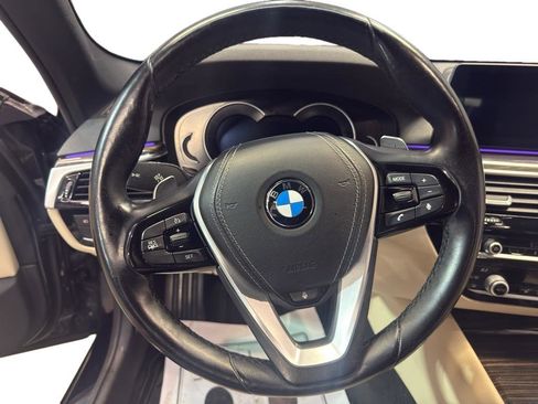 Used 2017 BMW 530i xDrive image 16