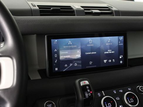 Used 2023 Land Rover Defender 110 S image 9